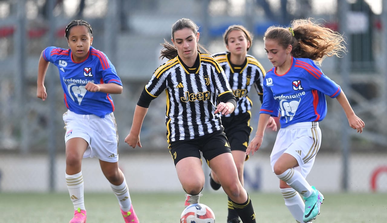 women under 13 vs OL 4