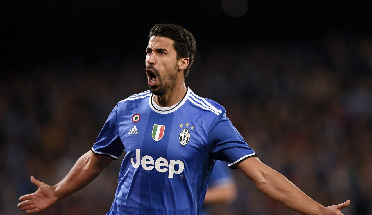 saluto khedira8