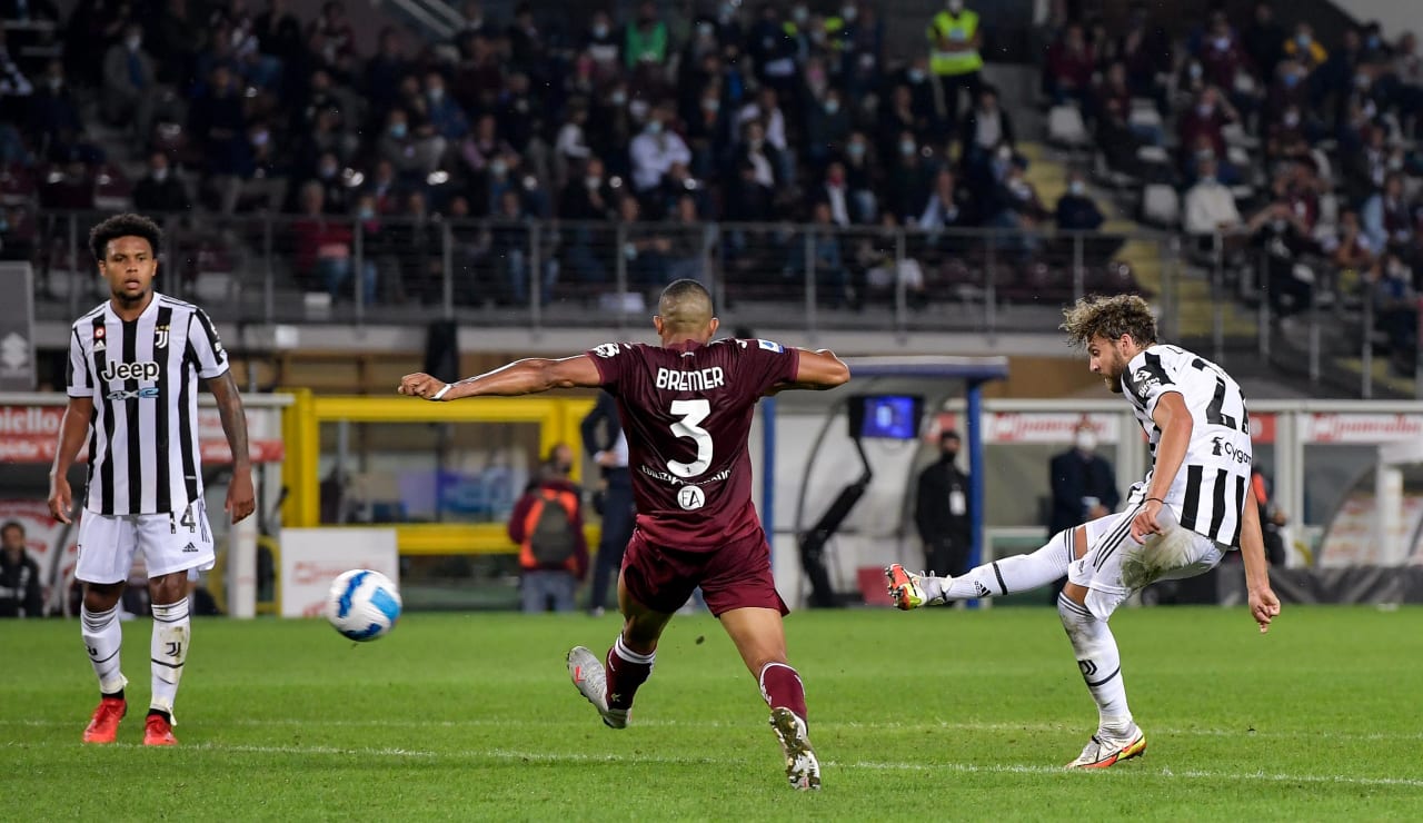 Num ótimo dérbi, o Torino peitou a Juventus, mas Locatelli está voando e  resolveu o jogo no fim