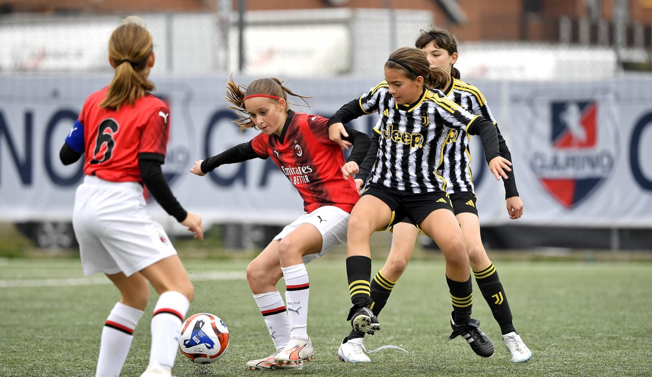 women under 10 11 vs Milan4