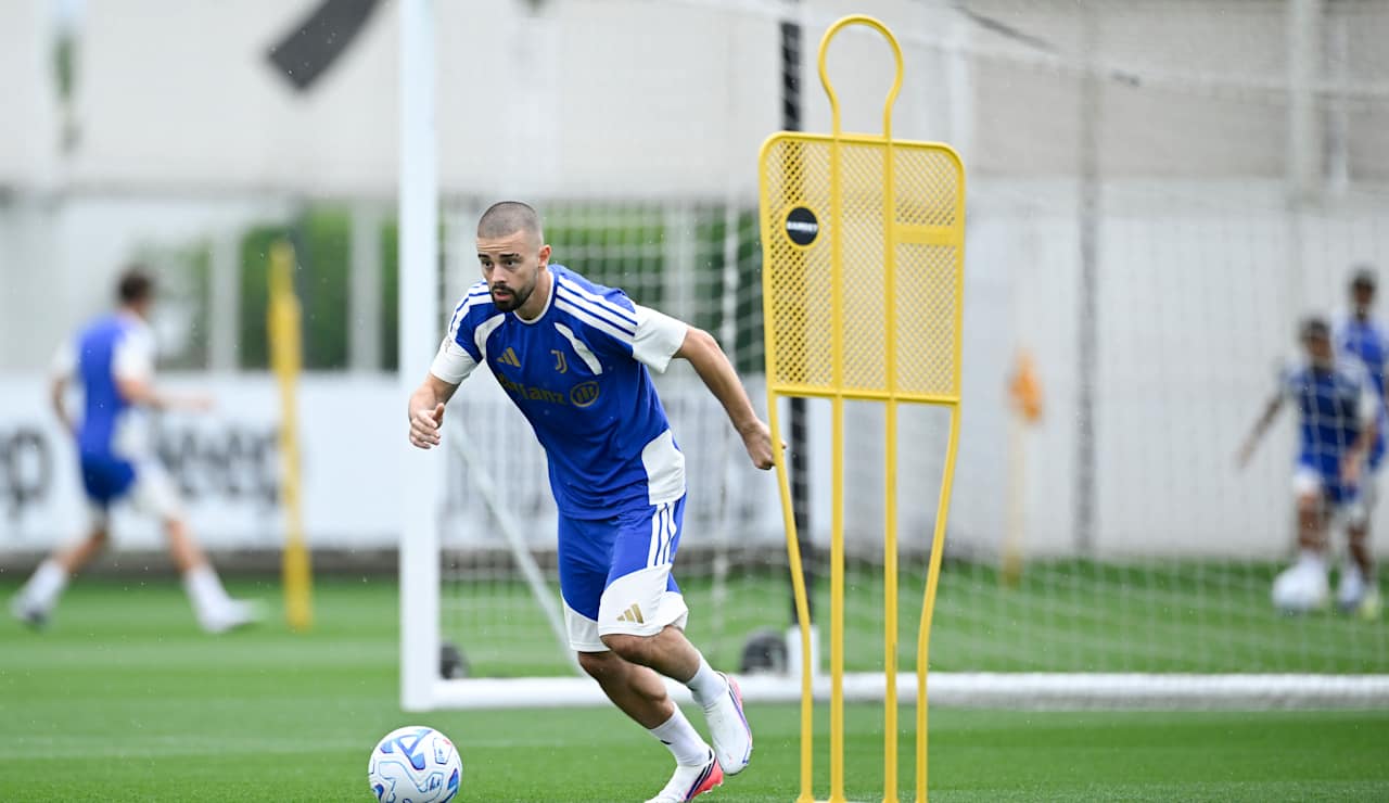 first team men train 16072613
