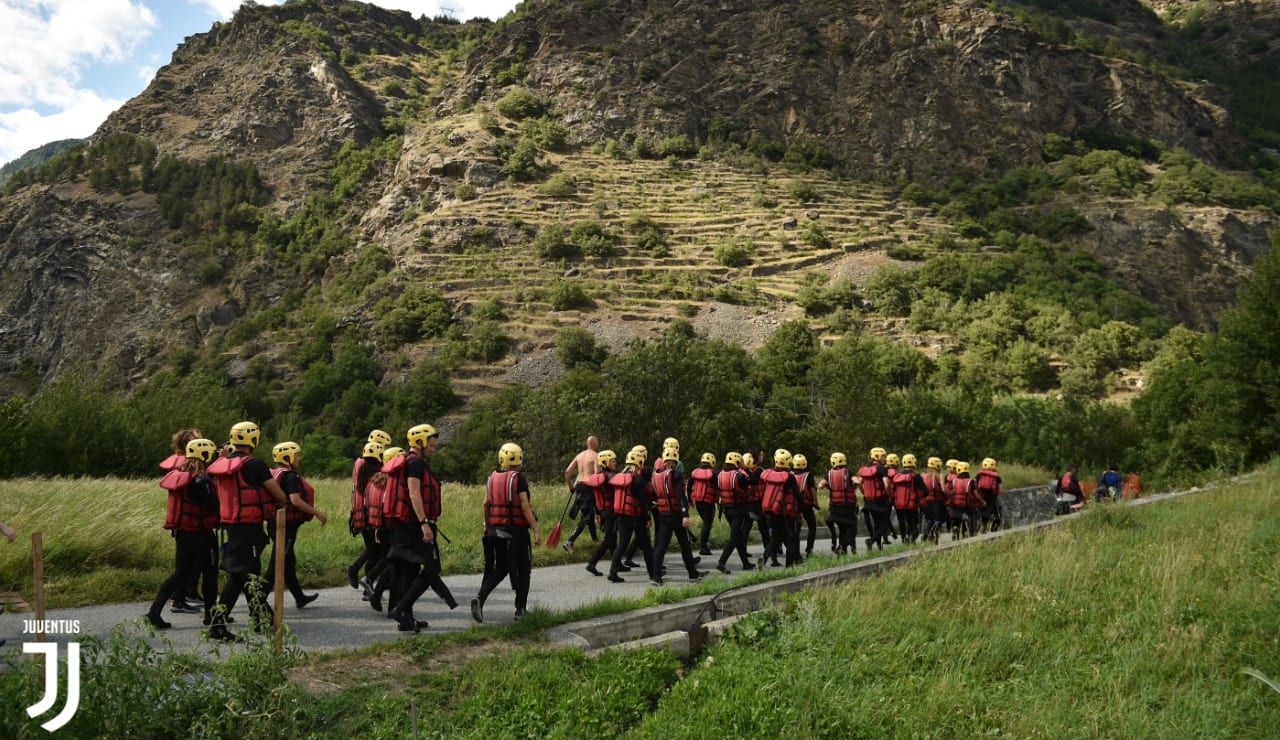 WOMEN_RAFTING07.jpg