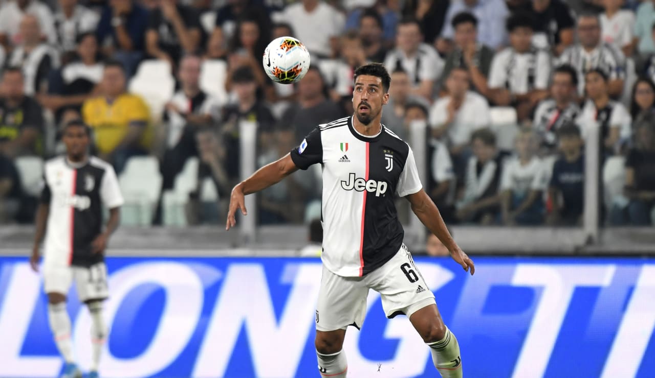 saluto khedira30