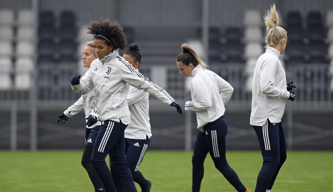 Women UWCL Training (2)