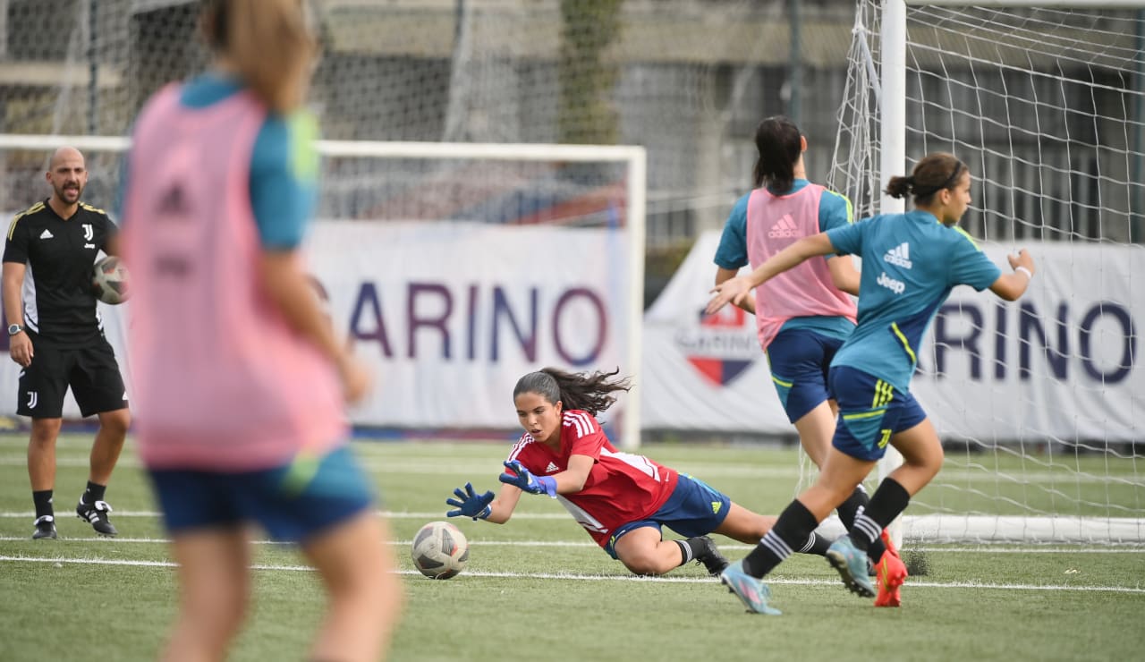 women under 19 training 25