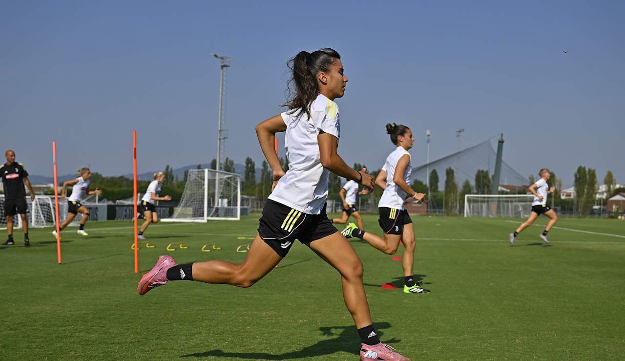 women-training-1208-03