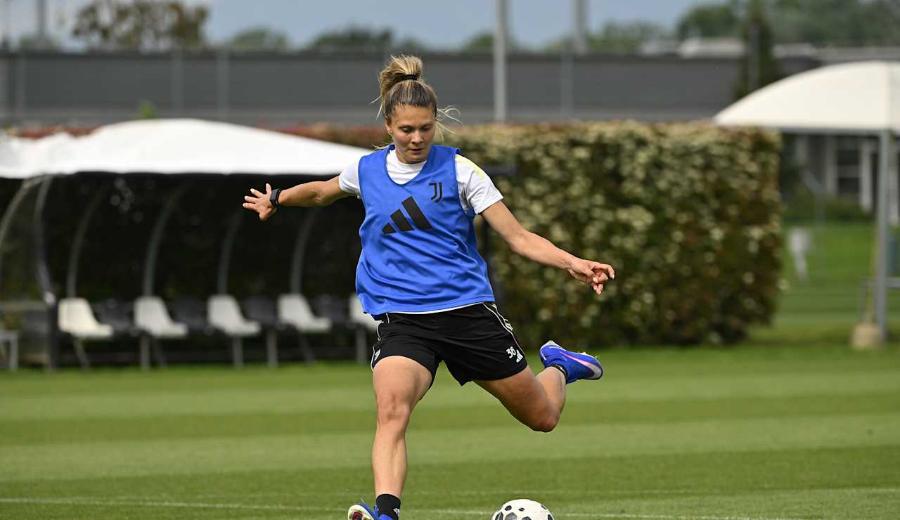 women-training-2804-08