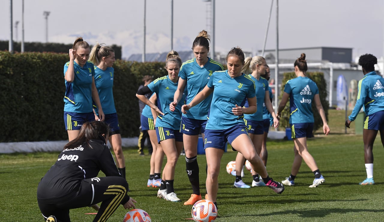 Juventus Women in allenamento a Vinovo 17