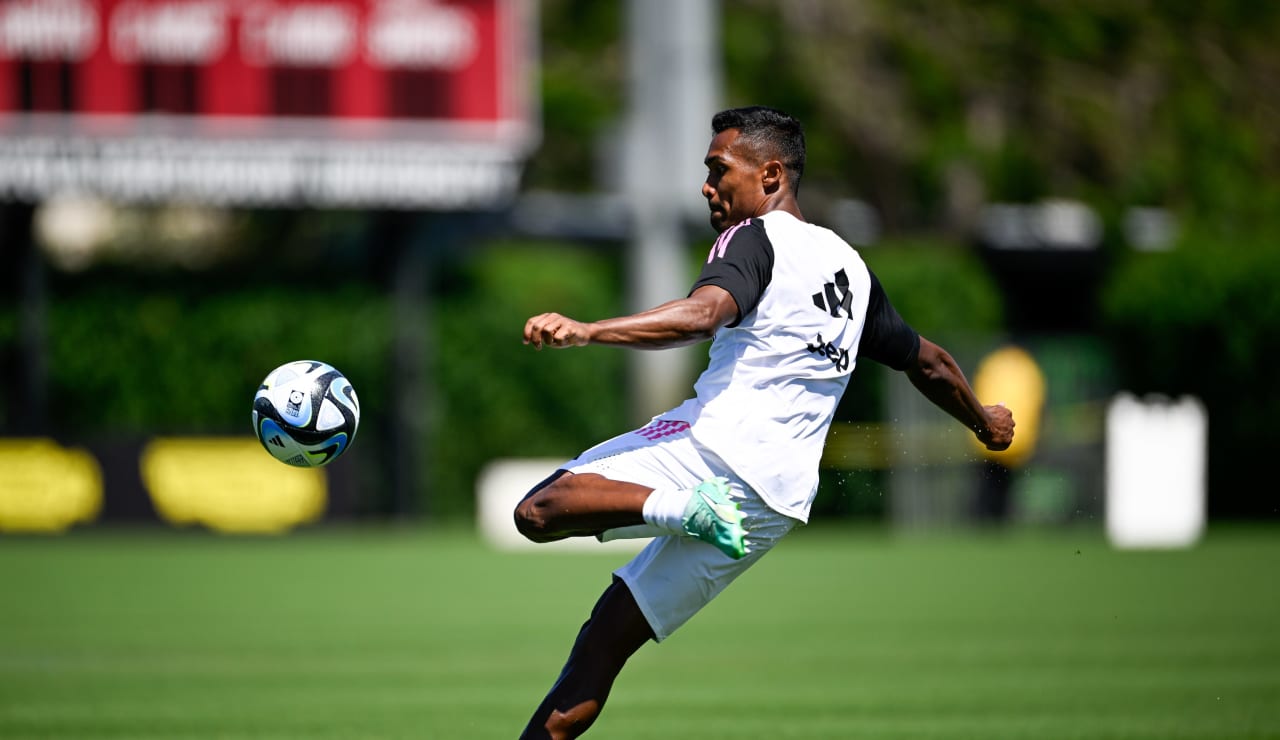 Last Training ahead of Juve-Milan  12