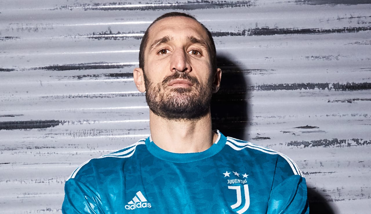 H22195_JUVENTUS_FW19_THIRD_SOCIAL_1080x1350_CHIELLINI_01.jpg