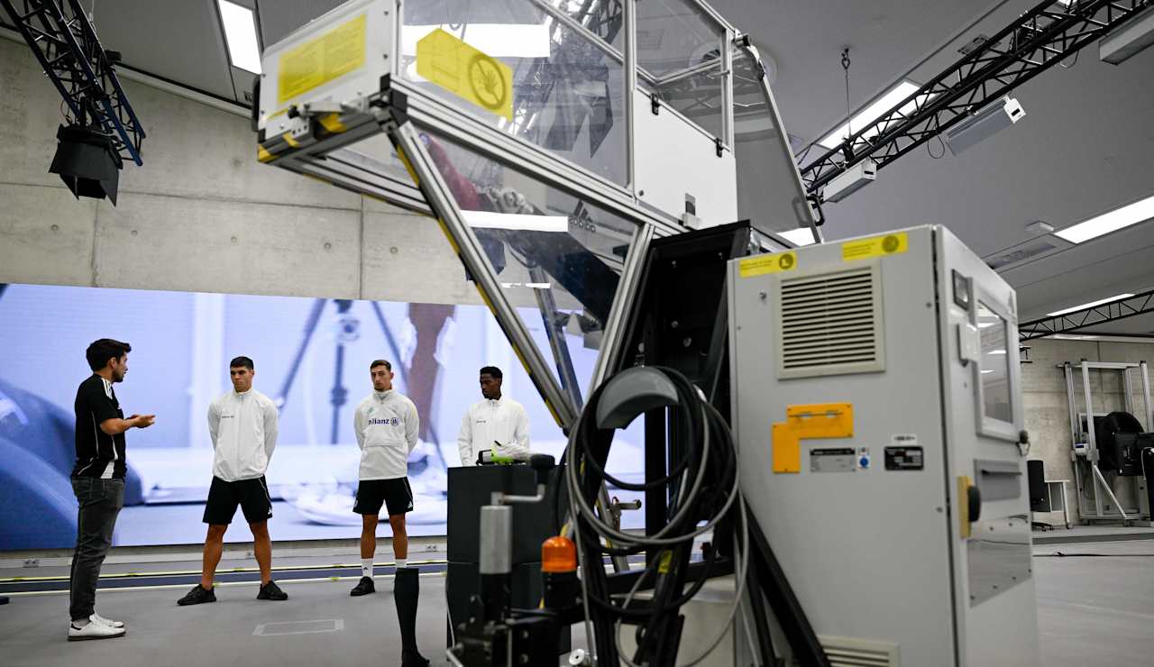 FIRST TEAM ADIDAS INNOVATION LAB 2025 4