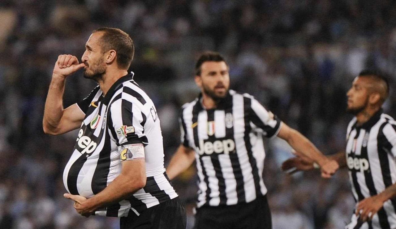 13 chiellini gol 2015.jpg