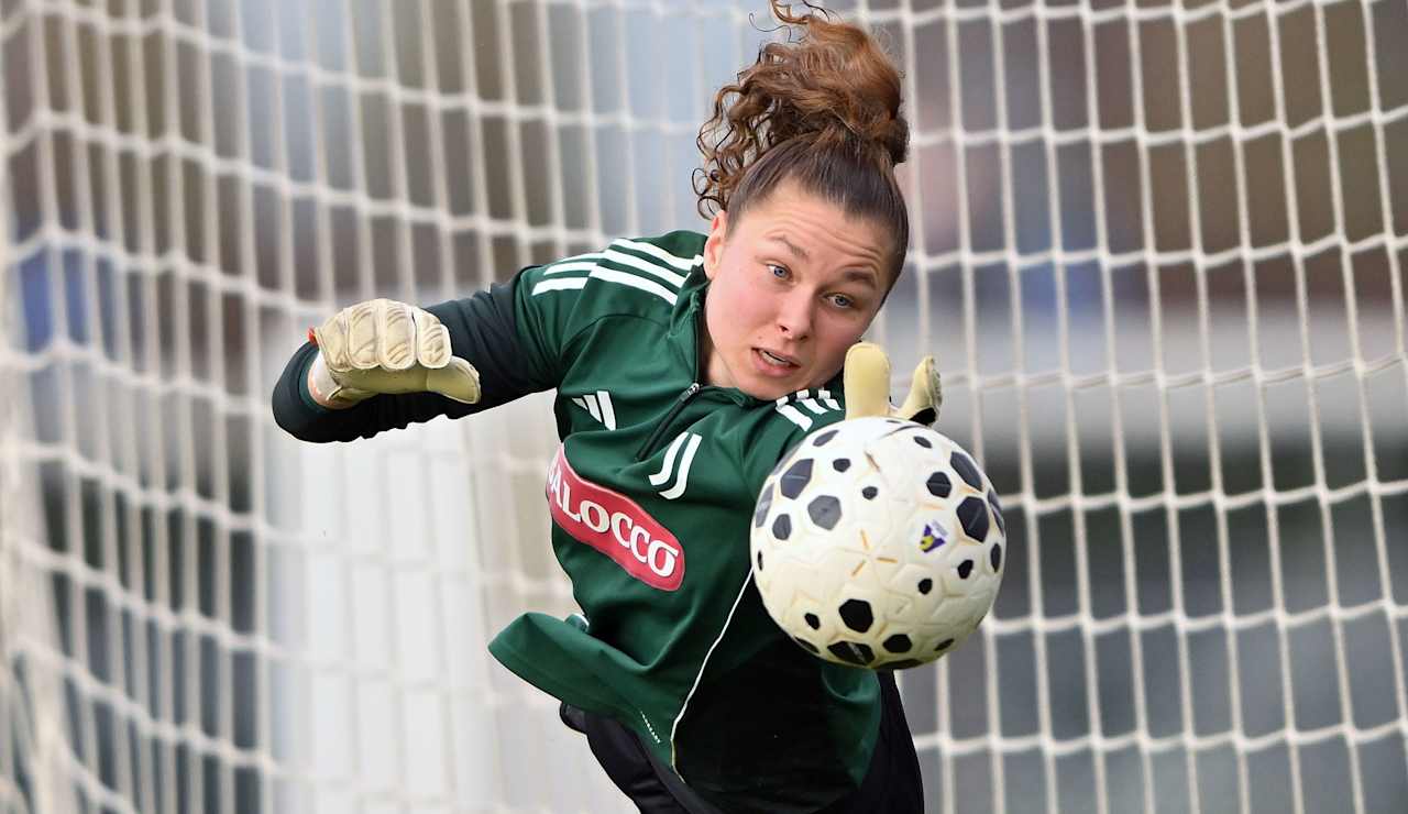 Training Women 4 12 25 9