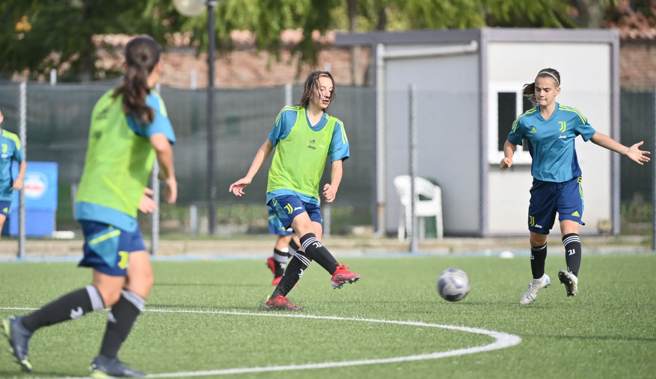 women under 15 training 14