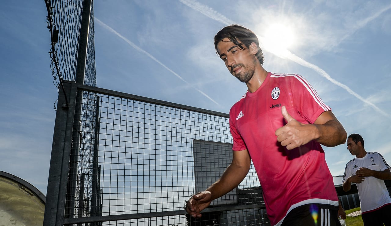 saluto khedira9