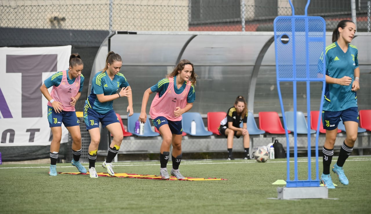 women under 19 training 4