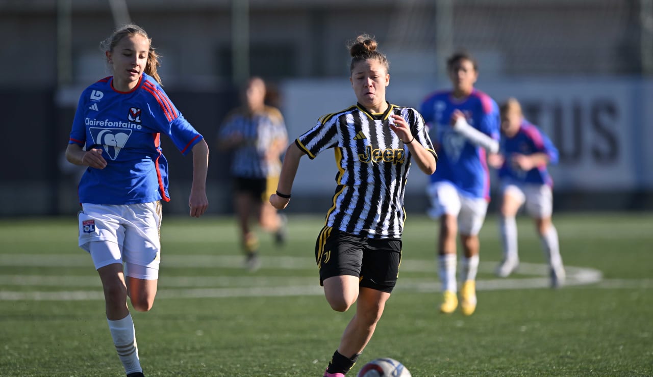 women under 15 vs OL 16