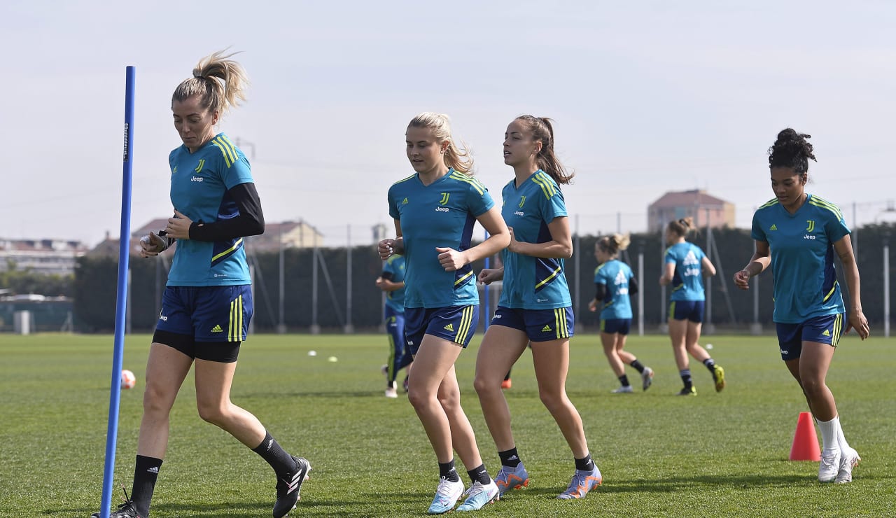 Juventus Women in allenamento a Vinovo 9