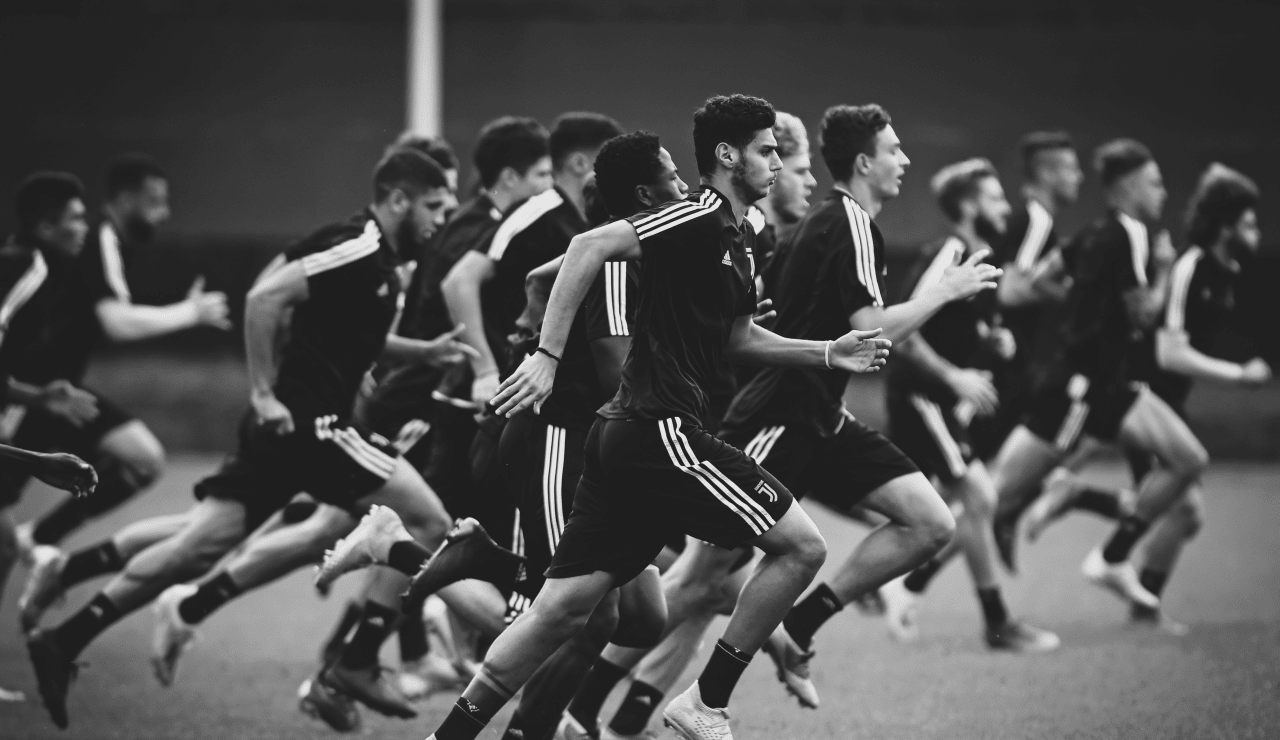 02. Training_U23bw_batch.jpg