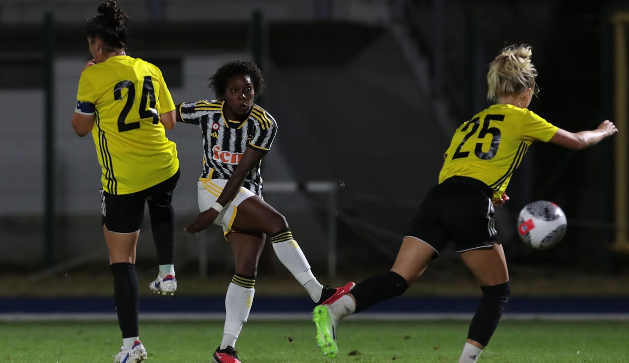 Como Juventus Women 13
