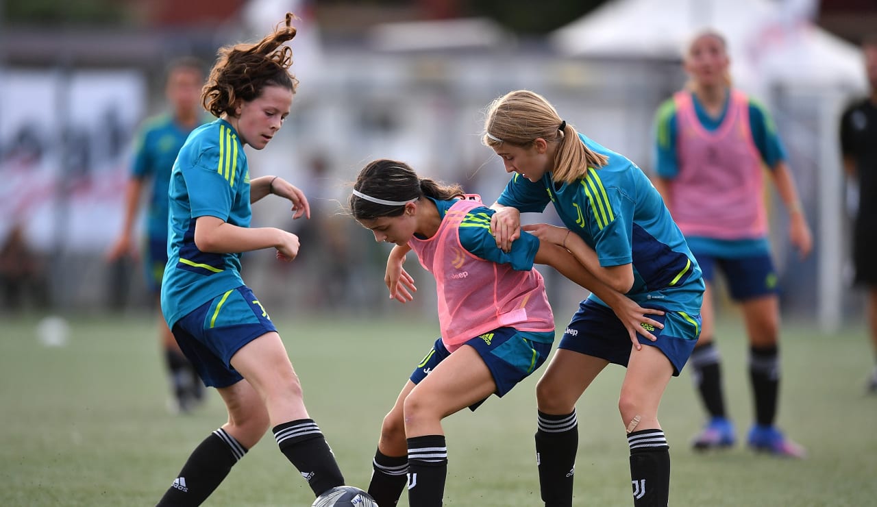 under 13 women first training 41