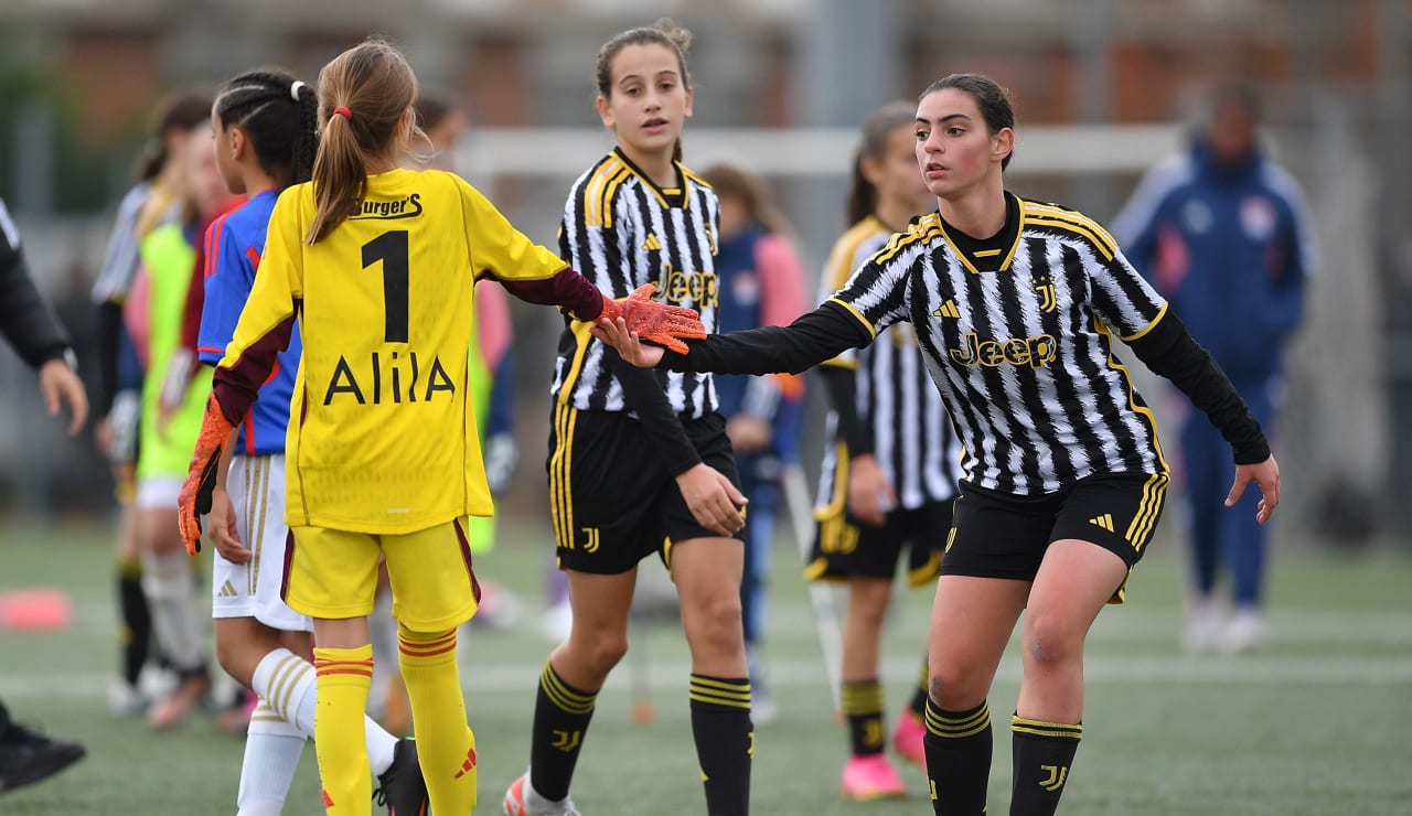 women under 13 vs OL 17