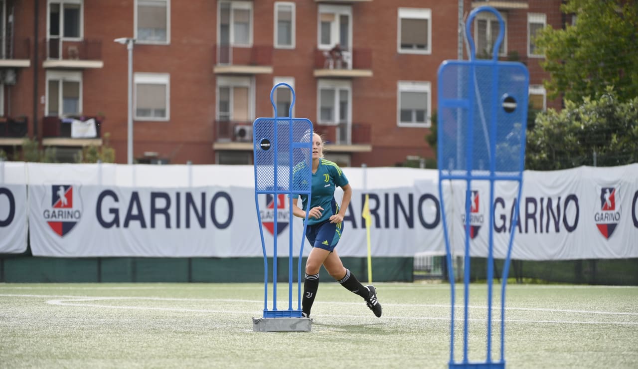 women under 19 training 13