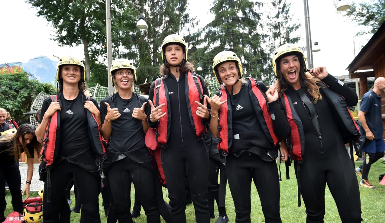 WOMEN_RAFTING02.jpg