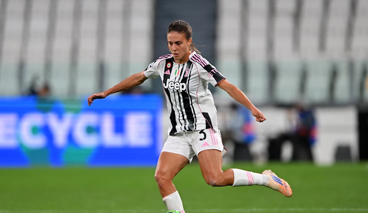 uwcl-women-benfica-01