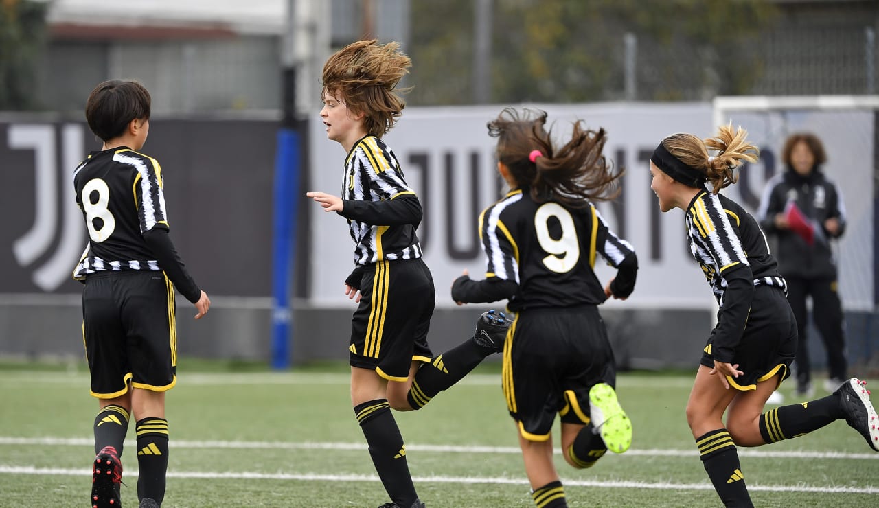 women under 10 11 vs Milan14