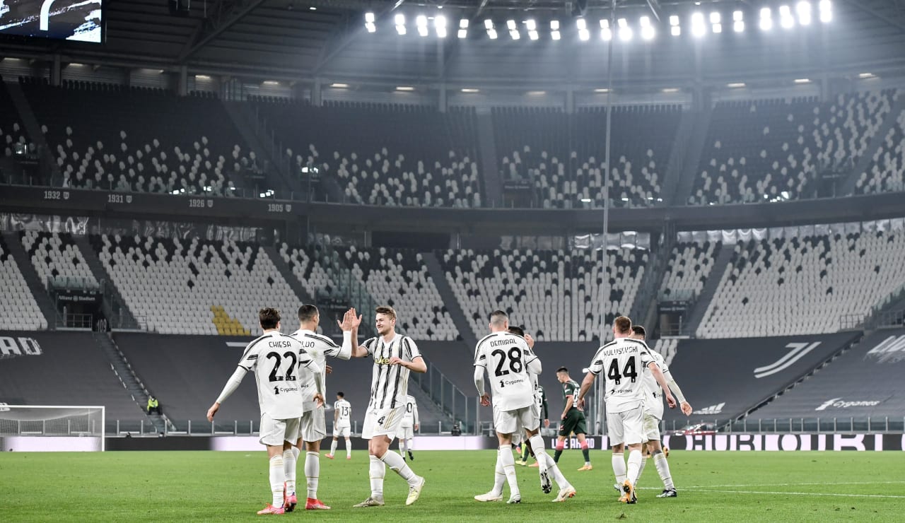 10_J018717_2021022294413354_20210222094931_JUVENTUS_CROTONE