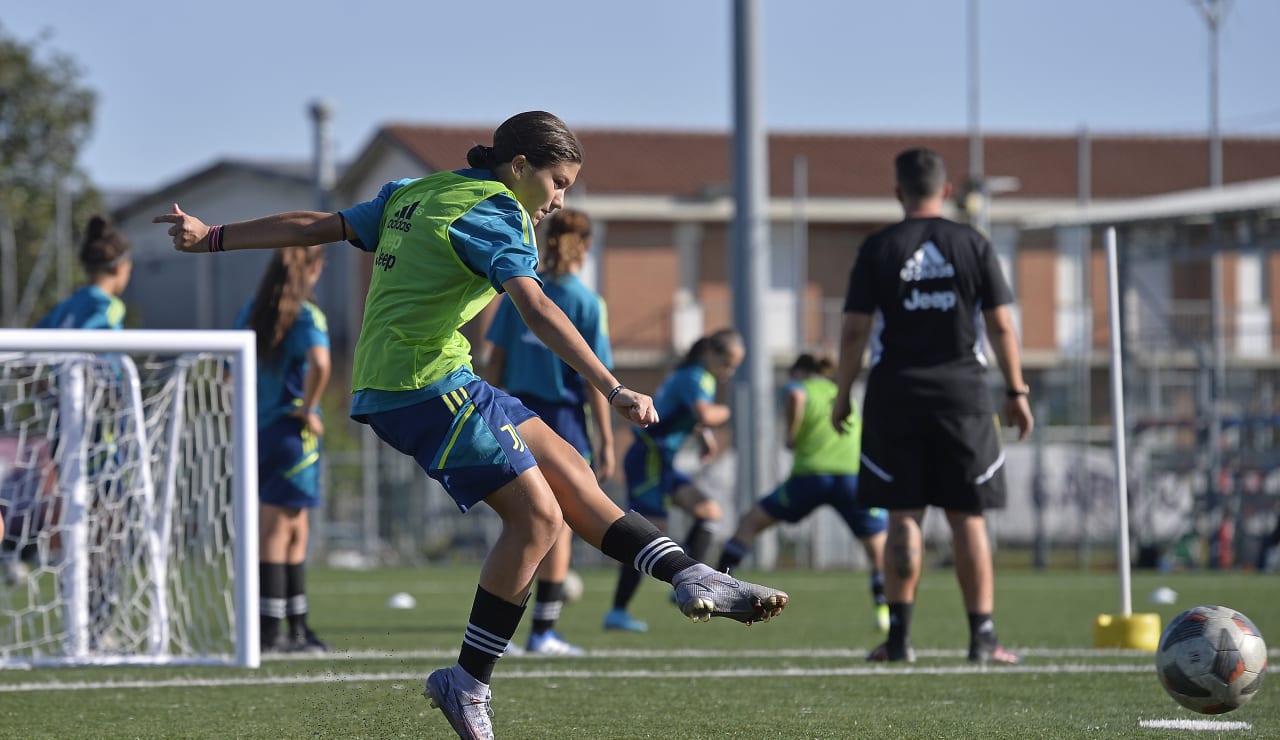 under 17 women training 25
