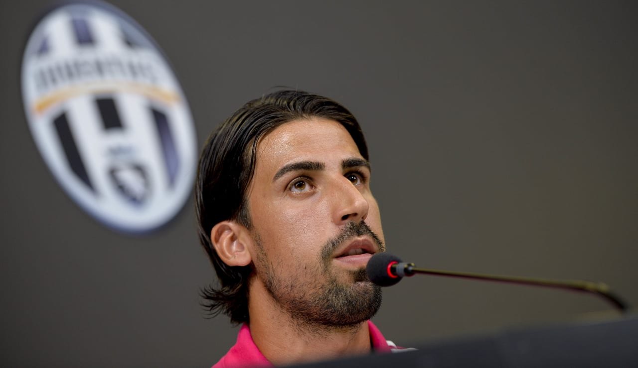 saluto khedira5