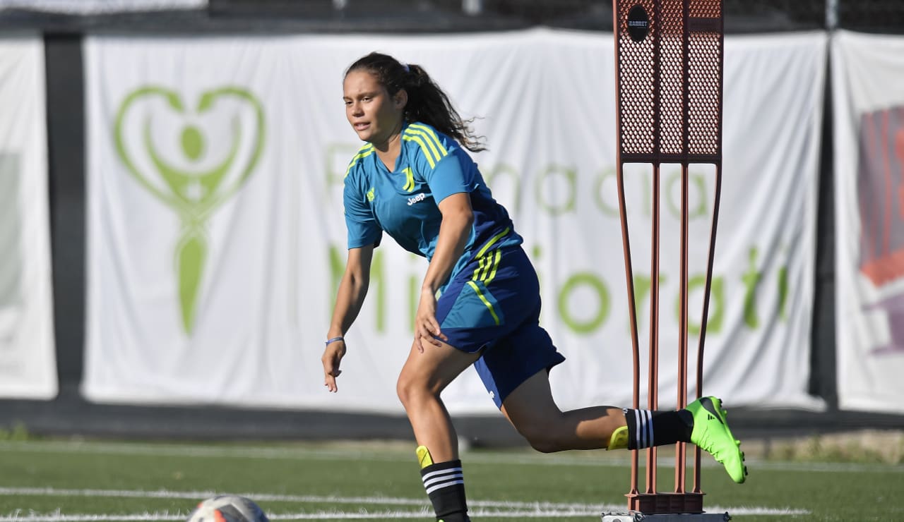 under 17 women training 10