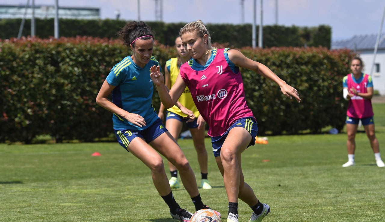 Amanda Nildén e Barbara Bonansea in allenamento