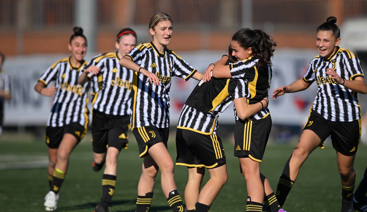 women under 15 vs OL 3