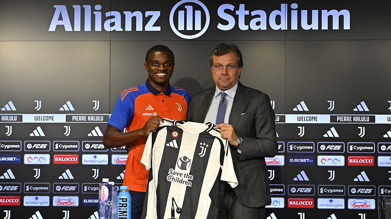 La conferenza stampa di presentazione di Pierre Kalulu - Juventus