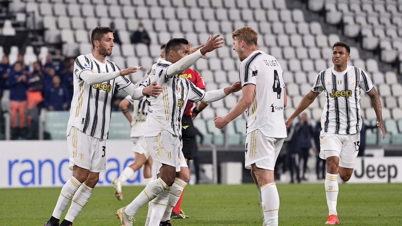 Alex Sandro & De Ligt seal victory over Parma - Juventus