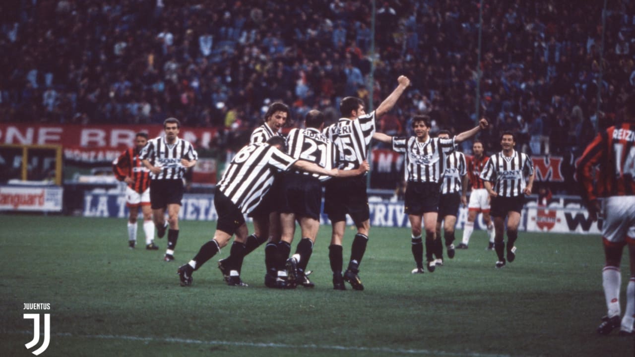 Rivalitas AC Milan vs Juventus: Berikut 6 Laga Terbaik dari 2 Klub Tersukses Italia - Rivalitas AC Milan vs Juventus: Berikut 6 Laga Terbaik dari 2 Klub Tersukses Italia -