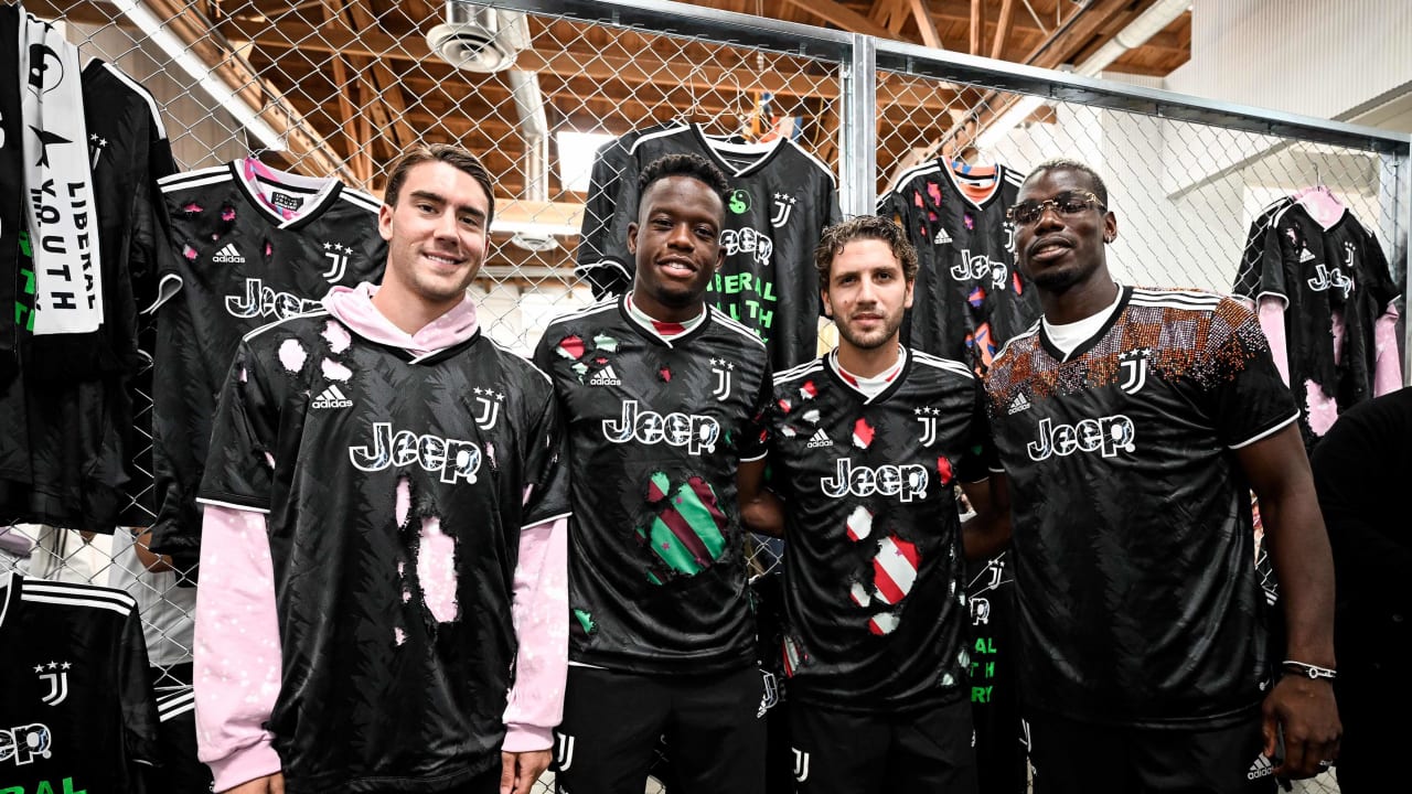Gallery | Away Kit Juventus X Liberal Youth Ministry - Juventus