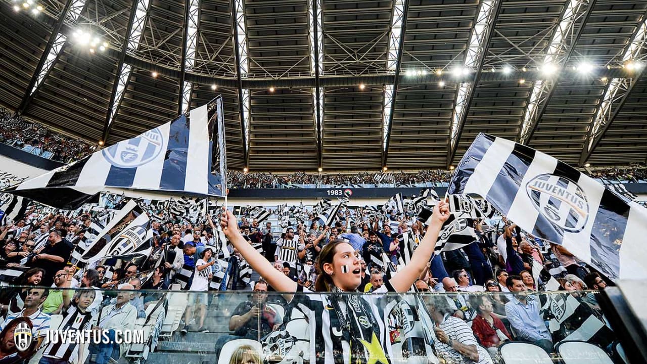 春の新作シューズ満載 Nao01 ユベントス ユヴェントススタジアム スタジアム 3dパズル Juventus セリエａ Cロナウド ブッフォン サッカー Stadium お取り寄せ品 Supplystudies Com