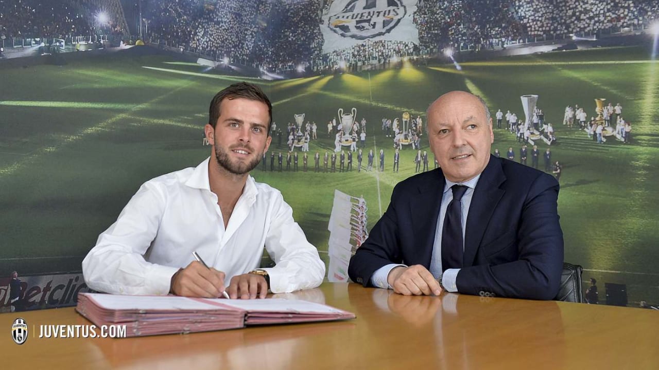 Pjanic signs for Juventus - Juventus