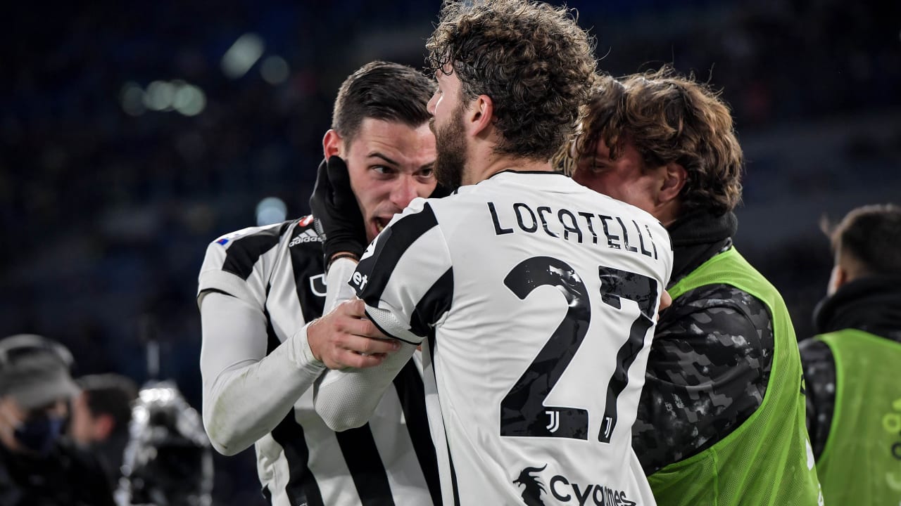 Tin tức cầu thủ Juventus: Locatelli và De Sciglio trở lại tập luyện trong khi một cầu thủ khác dính đòn