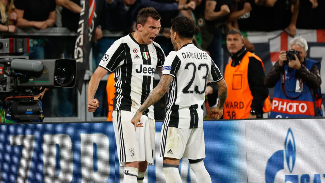 Into the Champions League final! - Juventus