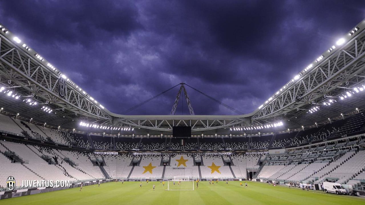 Juventus Stadium Fans