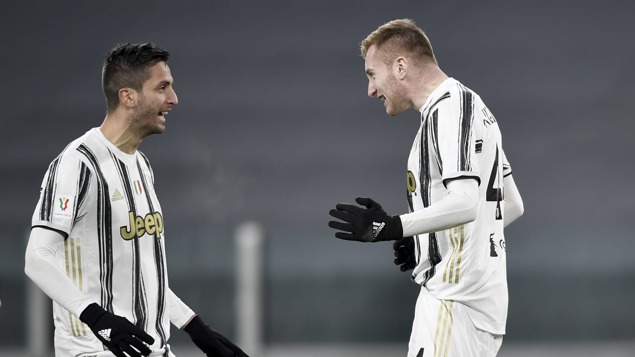 クルゼフスキのスウェーデン代表が勝利 ベンタンクールのウルグアイ代表は敗れる Juventus クルゼフスキのスウェーデン代表が勝利 ベンタンクールのウルグアイ代表は敗れる Juventus