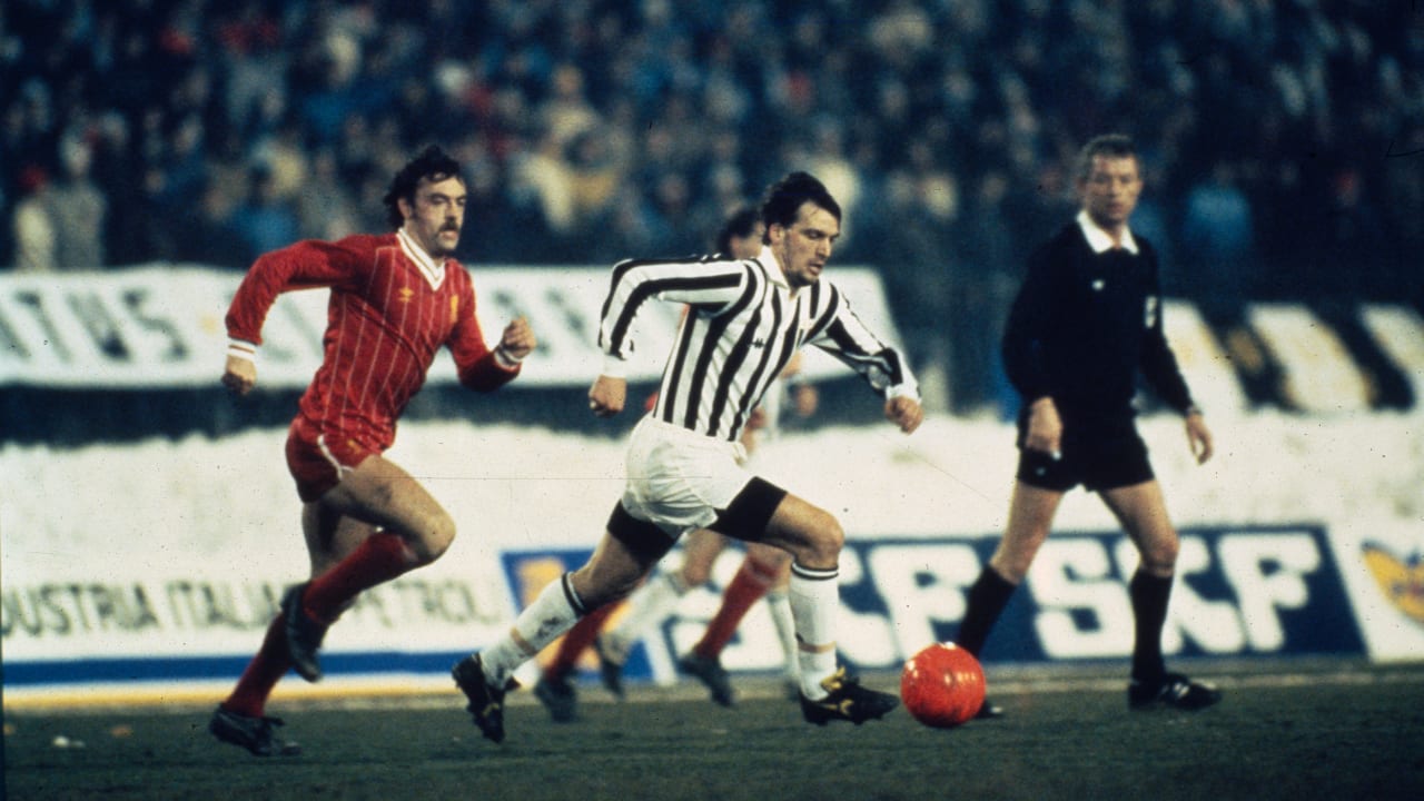 On this day 1985 The first European Super Cup Video Juventus
