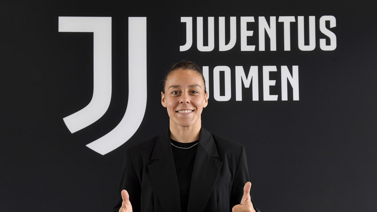 Lisa Botkin Lisa Boattin | The Renewal! - Juventus