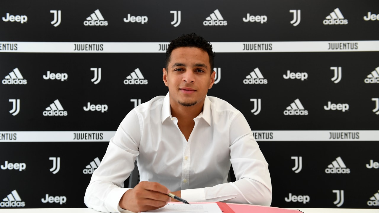 Official: Mohamed Ihattaren is a Juventus player - Juventus