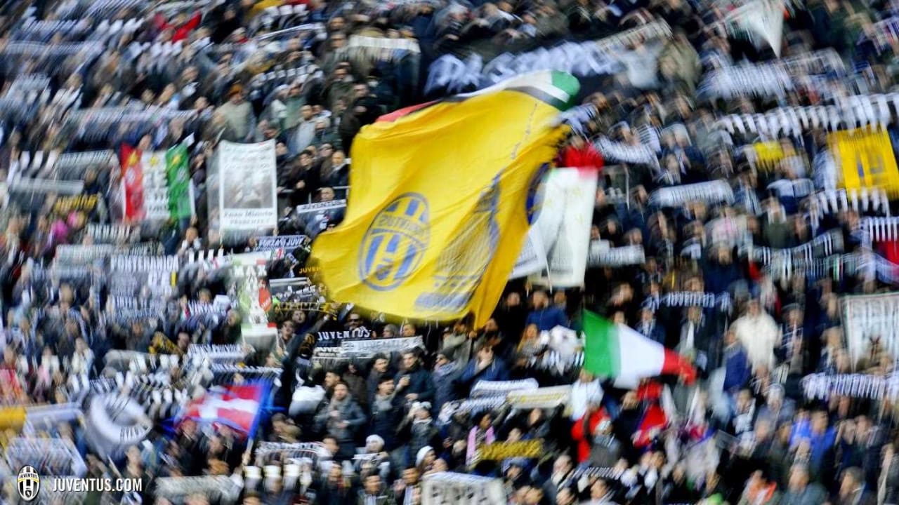 tifosi juve generico blurred.jpg